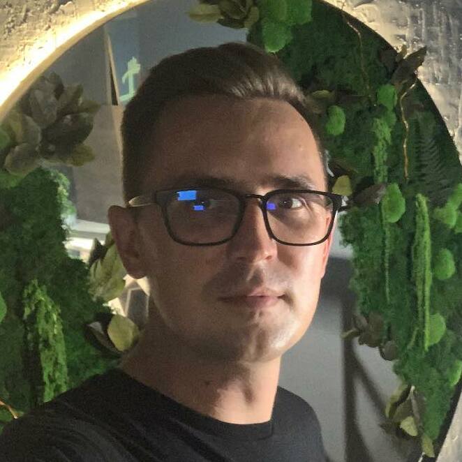 Костянтин Куратнік