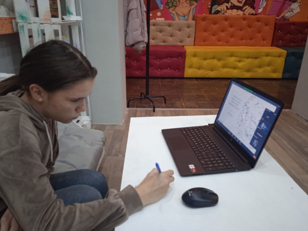 BAMOcuELWXxq4JasBRon0LTrrdMhenXu.jpg?_=1635347223